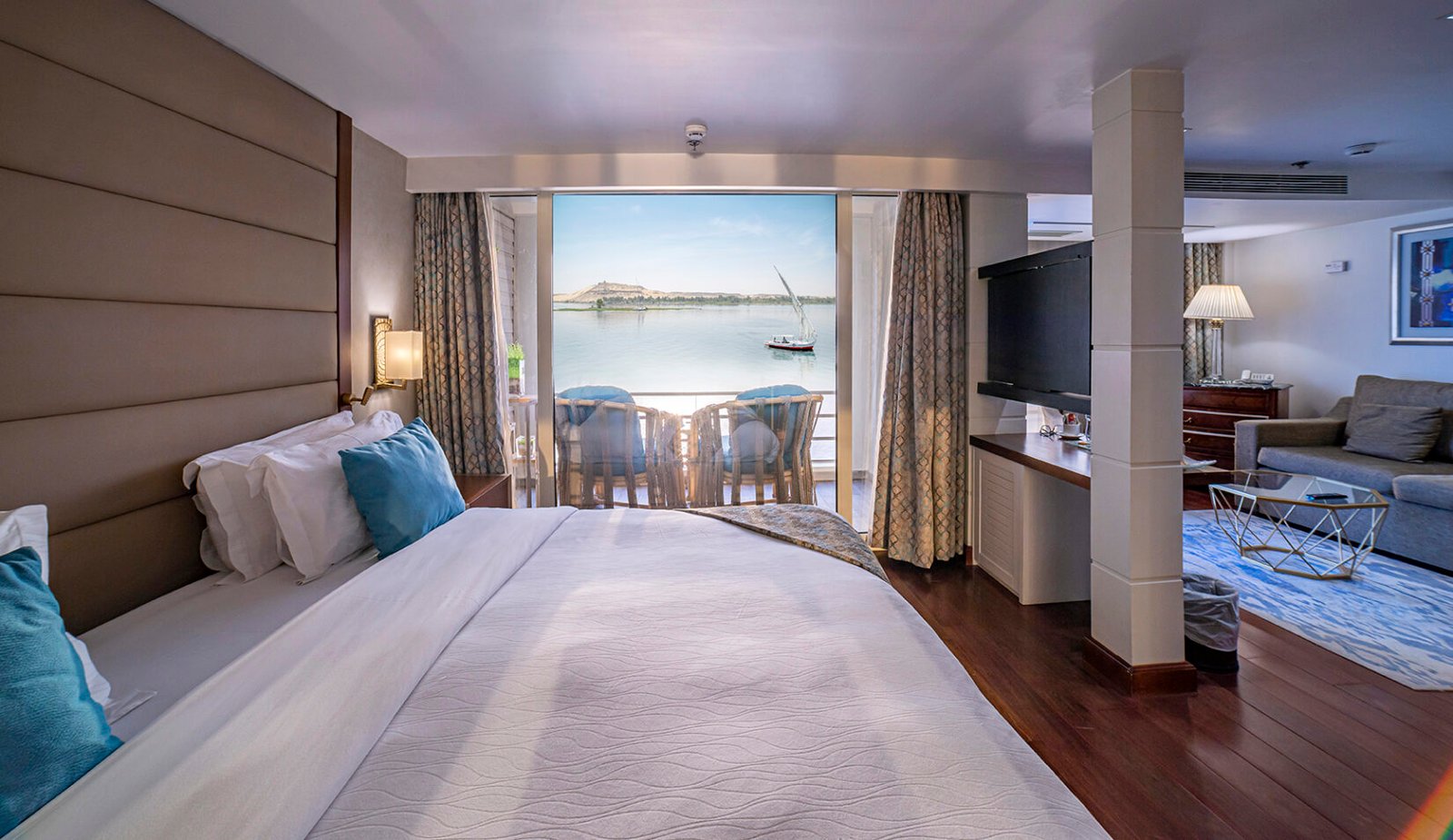 Sun Goddess Presidential suite with private balcony