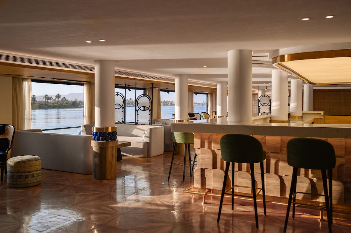 The main bar of the luxury Soleil Nile cruise by Nile Cruisen