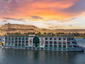 Do You See Pyramids on a Nile Cruise?