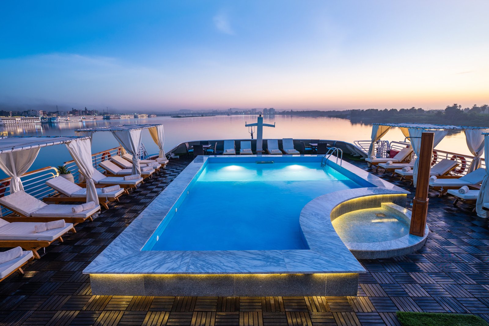 ACAMAR SUNDECK NIGHT (5) edit