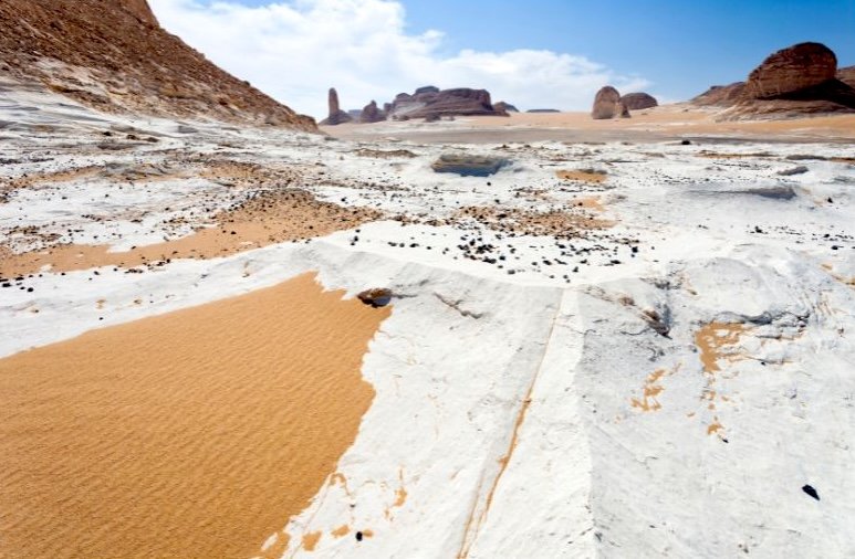 Booking white desert in egypt