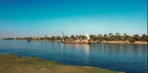 Which Side of the Nile Are the Pyramids Found On?