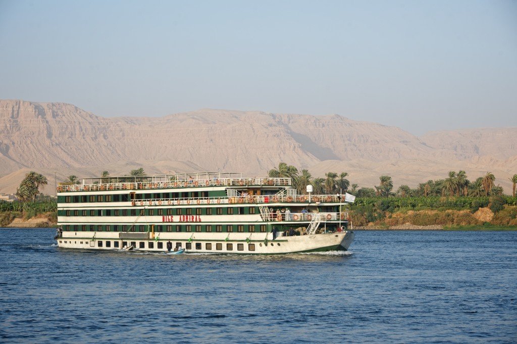 Nile Cruise vs. Land Tour
