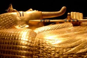 King Tutankhamun's famous golden mask is a symbol of Egypt's long history and timeless beauty. He was one of the most famous pharaohs of ancient Egypt. A trip to see King Tut's treasures is one of the best things to do in Egypt. It gives visitors a deep connection to the interesting world of the pharaohs, museums, and archaeological wonders.