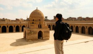 Which is better: booking a trip through a travel agency or traveling to Egypt on my own?